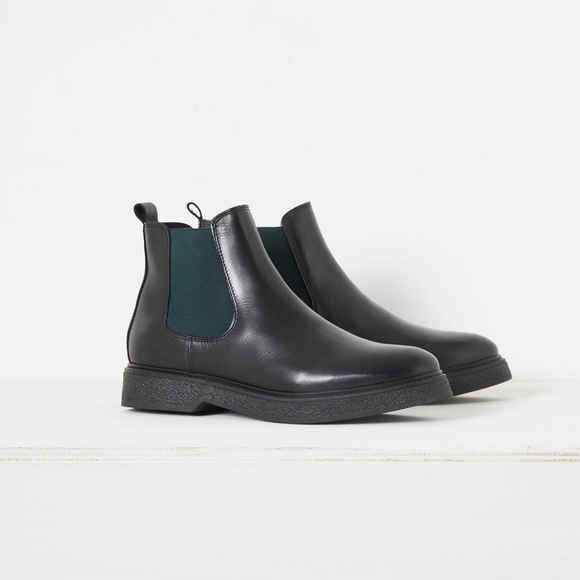 FRENCH Connection Nora Crepe Sole Chelsea Boots - Picture 2 of 12